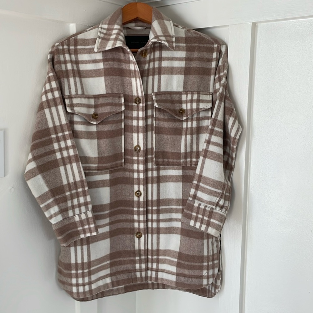 Banana Republic Shaket